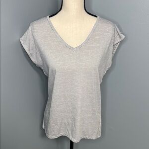 ***Reebok Women's Gray Striped V-Neck Activewear Top Sz M